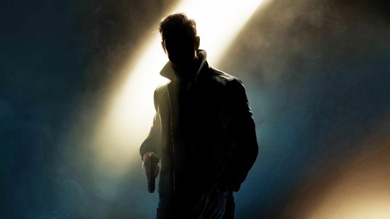 007 Erstes Licht: Ein Bild von James Bond im Schatten.