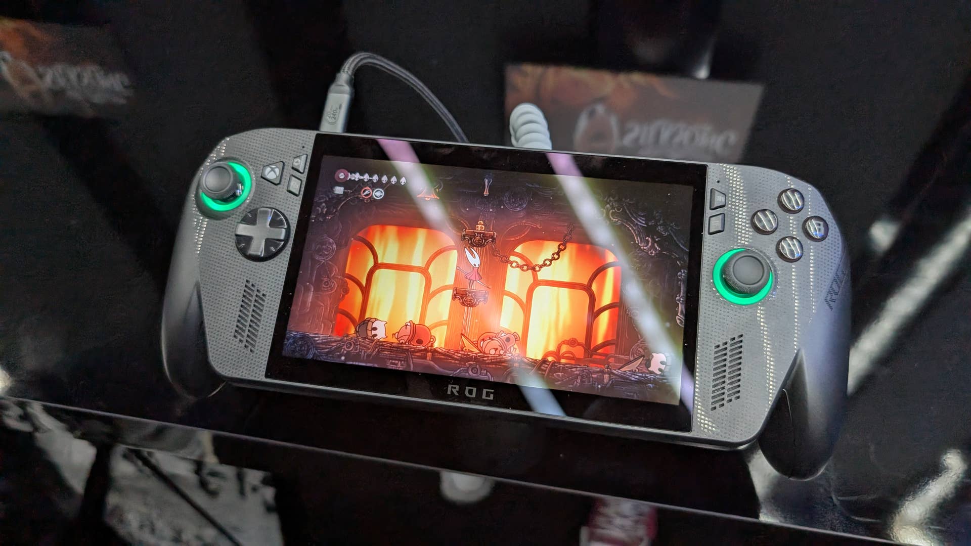 Hollow Knight: Seidenläufe auf einem Asus Xbox ROG Ally X.