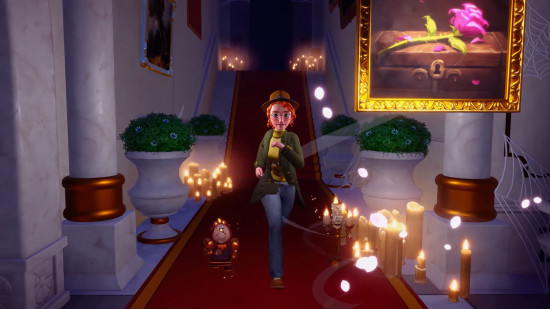 Screenshot von Disney Dreamlight Valley zeigt den Charakter des Spielers im Schloss des Tieres mit Cogsworth und Lumière